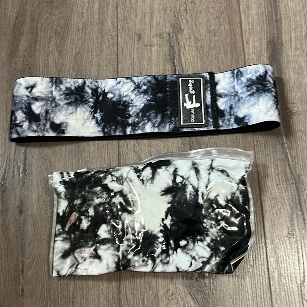 Suzie B fitness light medium glute band black tie dye